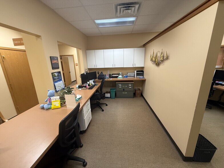 More Photos Of 1550 Watertower Pl, East Lansing Office For Sale