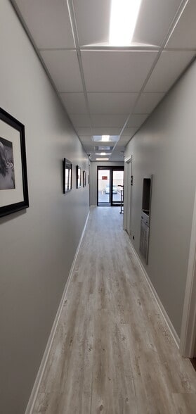 More Photos Of 110 S Hager Ave, Barrington Office For Lease