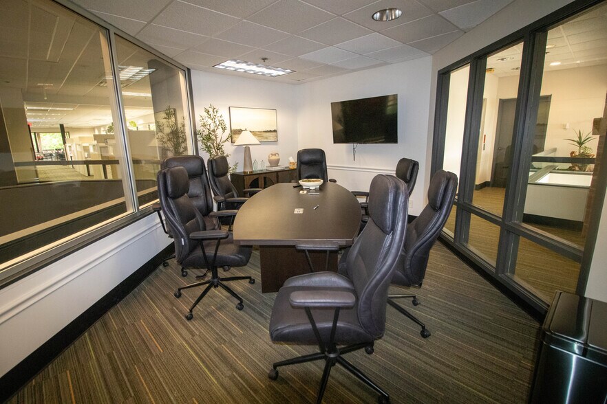 More Photos Of 1850 44th St SW, Grand Rapids Office For Lease