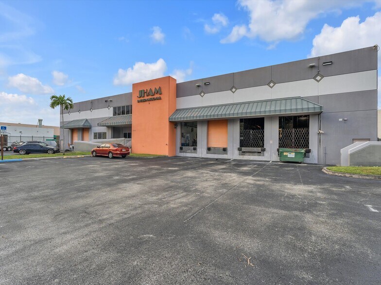 More Photos Of 10855 NW 27th St, Doral Warehouse For Lease