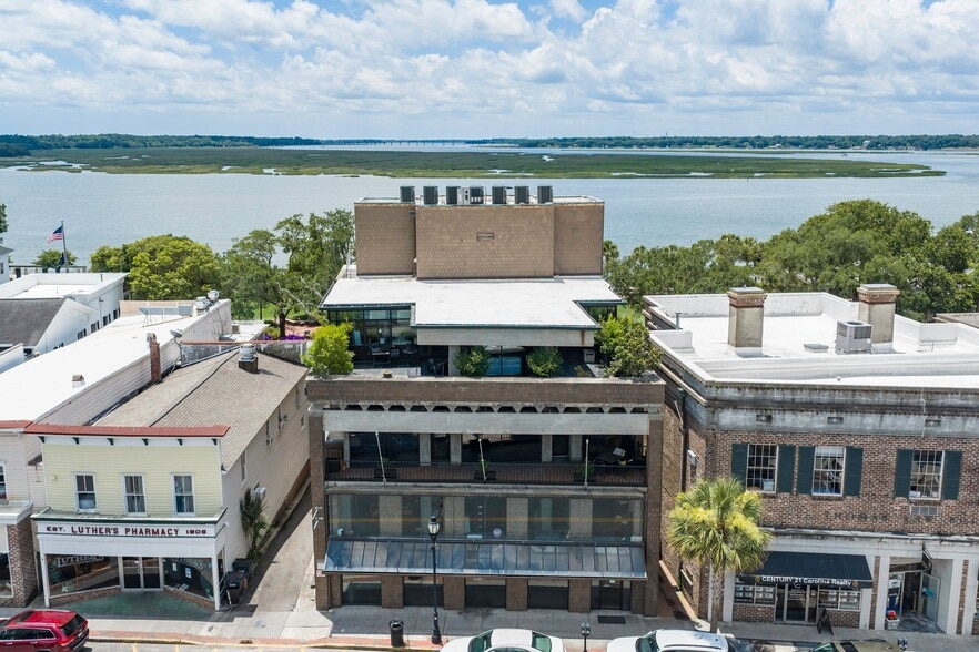 More Photos Of 916 Bay St, Beaufort Office For Sale