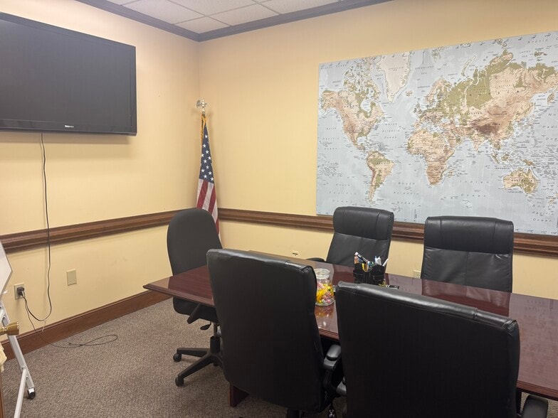 More Photos Of 20462 Chartwell Center Dr, Cornelius Office For Lease