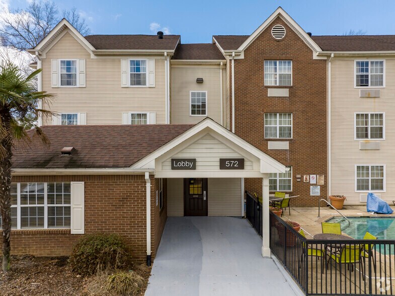 More Photos Of 572 E Beasley Rd, Jackson Hotel For Sale
