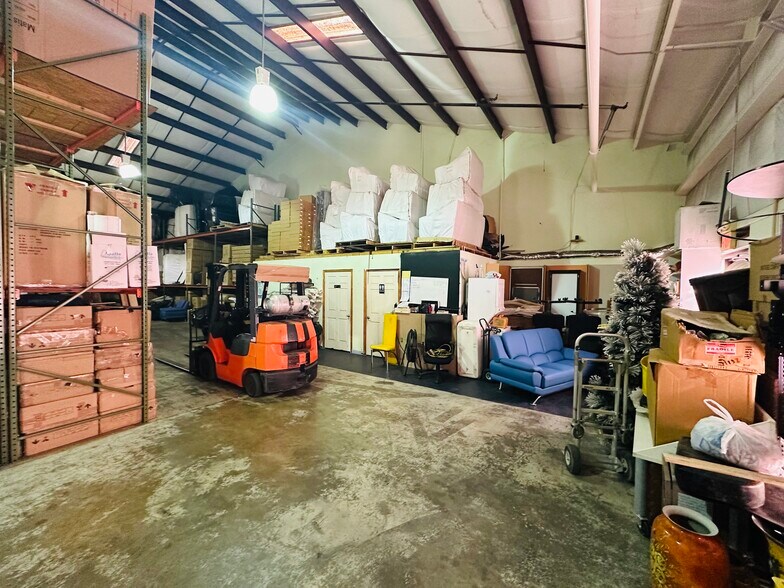 More Photos Of 3653 Regent Blvd, Jacksonville Warehouse For Sale
