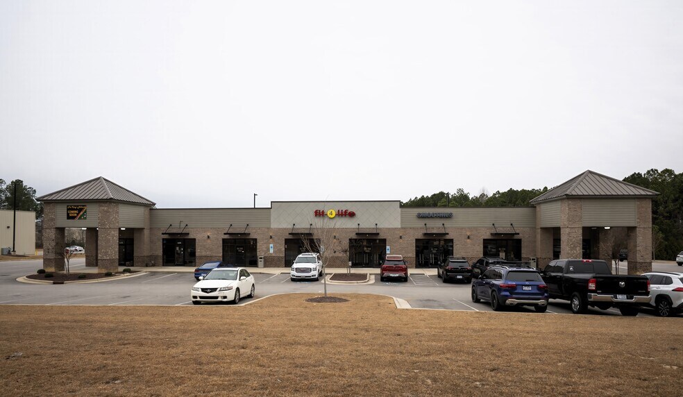 More Photos Of 640-668 Shell Dr, Spring Lake Storefront For Lease