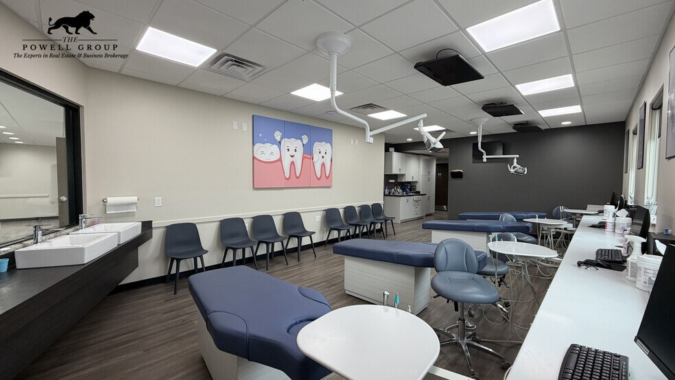 More Photos Of 2615 W 24th St, Plainview Medical For Sale