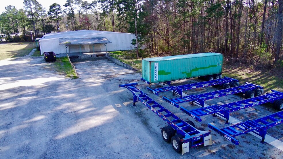 Primary Photo Of 111 Sparkman Dr, Garden City Warehouse For Lease