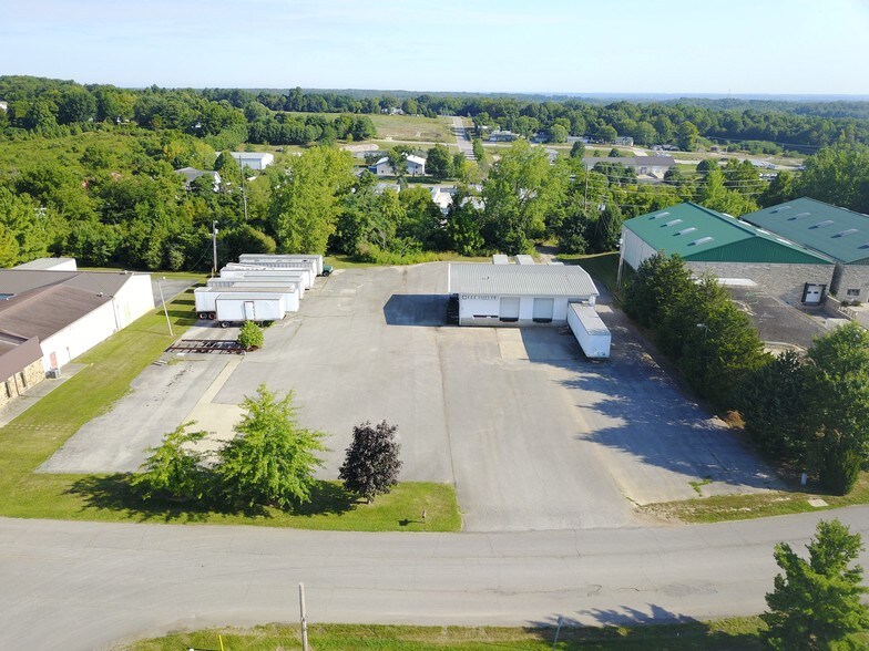 More Photos Of 2332 W Industrial Park Dr, Bloomington Warehouse For Lease