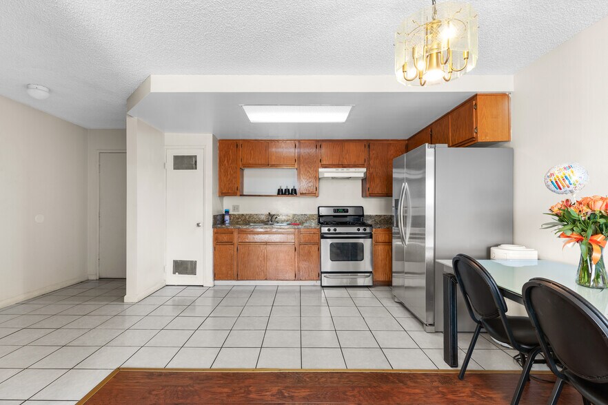 More Photos Of 420 W Windsor Rd, Glendale Apartments For Sale