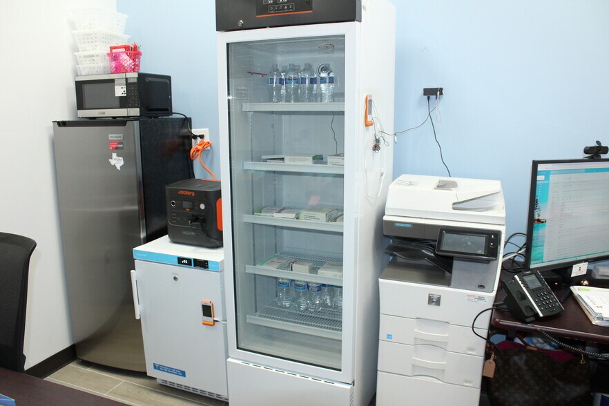 More Photos Of 14300 Ronald Reagan Blvd, Leander Storefront For Lease