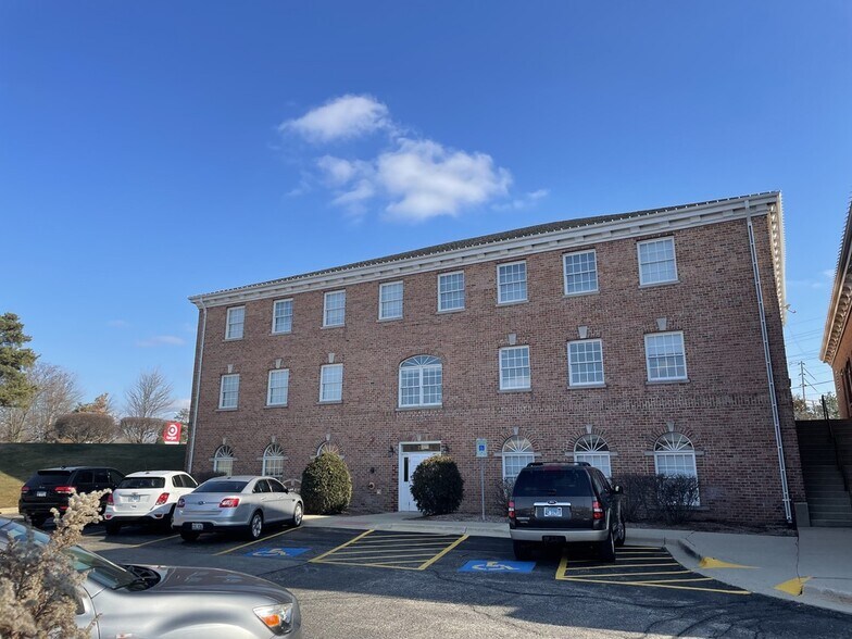 More Photos Of 715 Ela Rd, Lake Zurich Medical For Sale