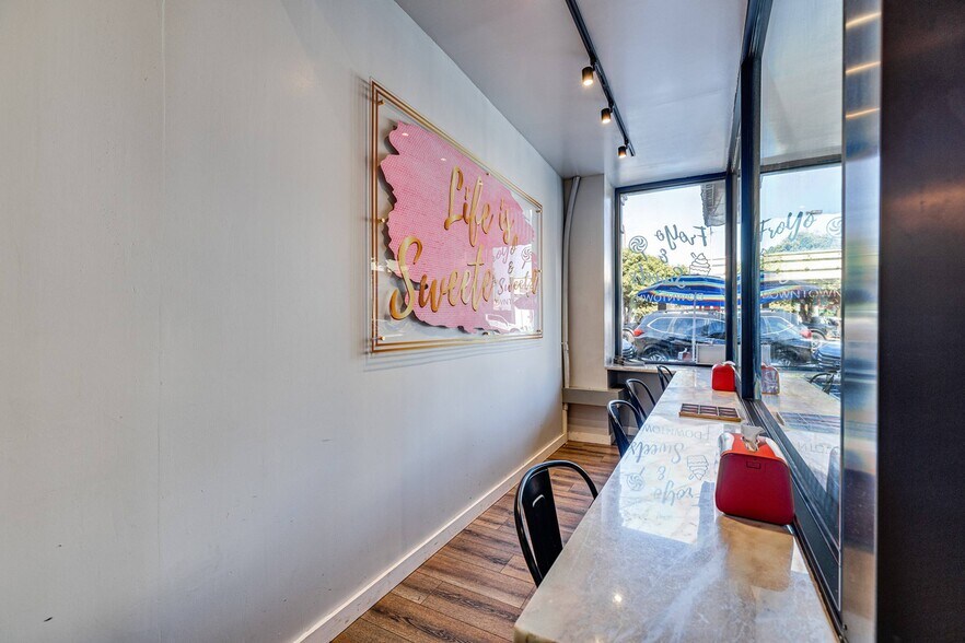 More Photos Of 17 W Beauregard Ave, San Angelo General Retail For Sale