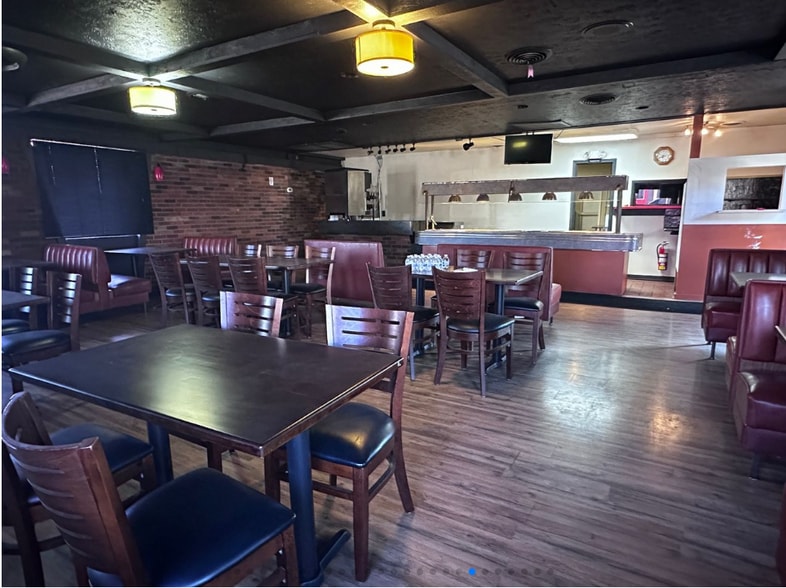 More Photos Of 3927 Dixie Hwy, Louisville Restaurant For Sale