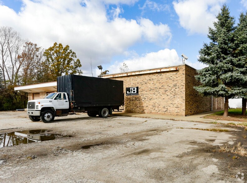 More Photos Of 5394 Corunna Rd, Flint Industrial For Lease