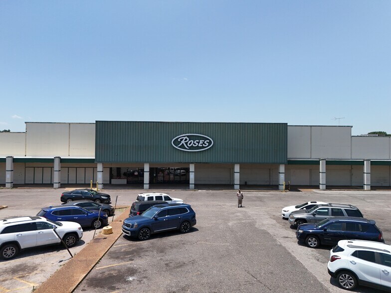 More Photos Of 1781-1977 S 3rd St, Memphis Unknown For Lease