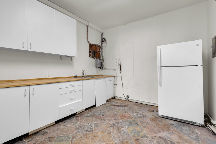 More Photos Of 2951-2953 Lincoln Blvd, Santa Monica Loft Creative Space For Sale