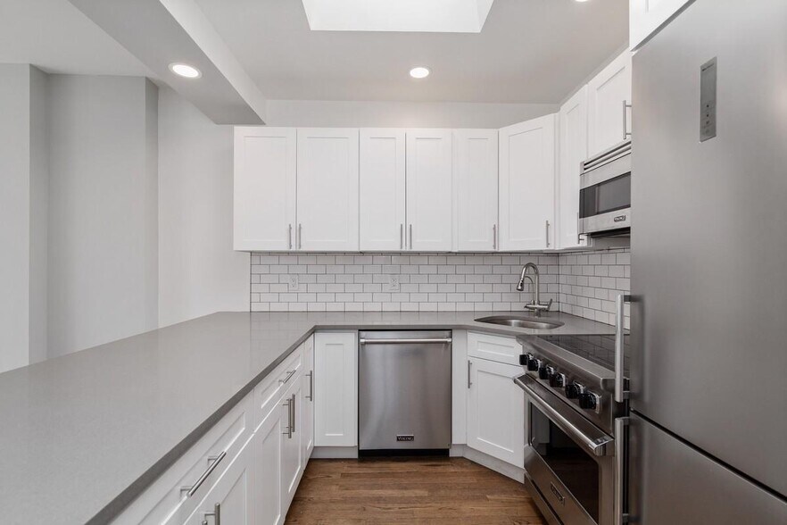 More Photos Of 304 Bleecker St, New York Apartments For Sale
