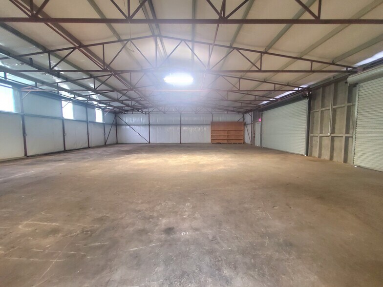 More Photos Of 11130 N Highway 75, Willis Light Distribution For Sale