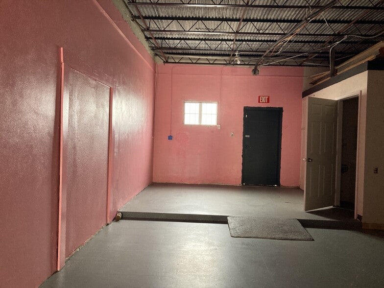 More Photos Of 121 N Gray St, Killeen Freestanding For Lease