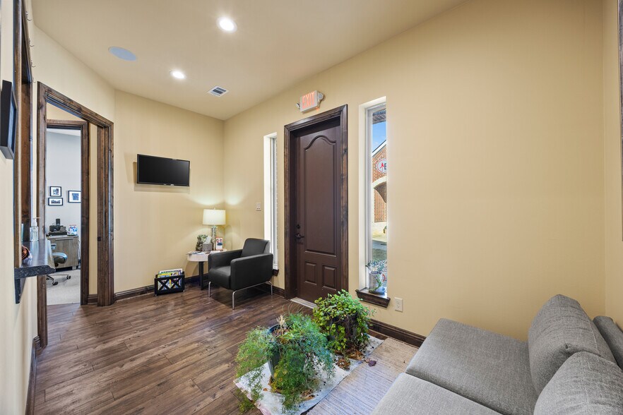 More Photos Of 3600 Eldorado Pky, McKinney Medical For Sale