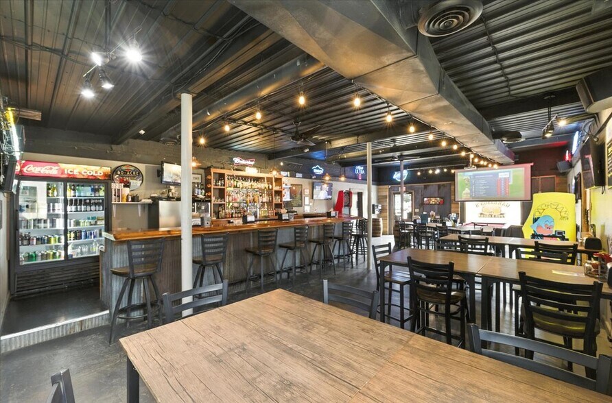 More Photos Of 501-503 Iowa Ave, Essex Storefront Retail Residential For Sale