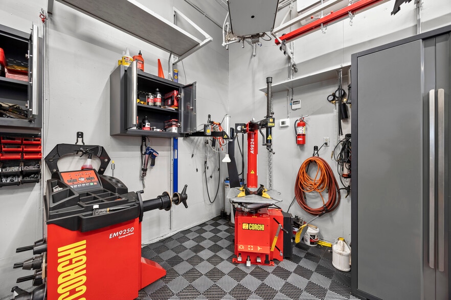 More Photos Of 1033 Cleveland Rd, Sandusky Auto Dealership For Sale