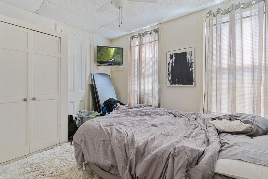 More Photos Of 962 W Hamilton St, Allentown Storefront Retail Residential For Lease