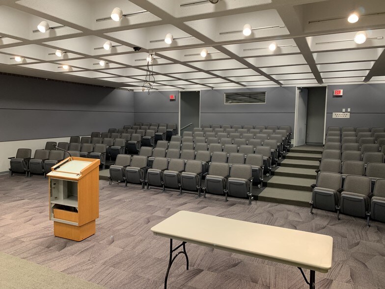 More Photos Of 110 E Wayne St, Fort Wayne Office For Lease