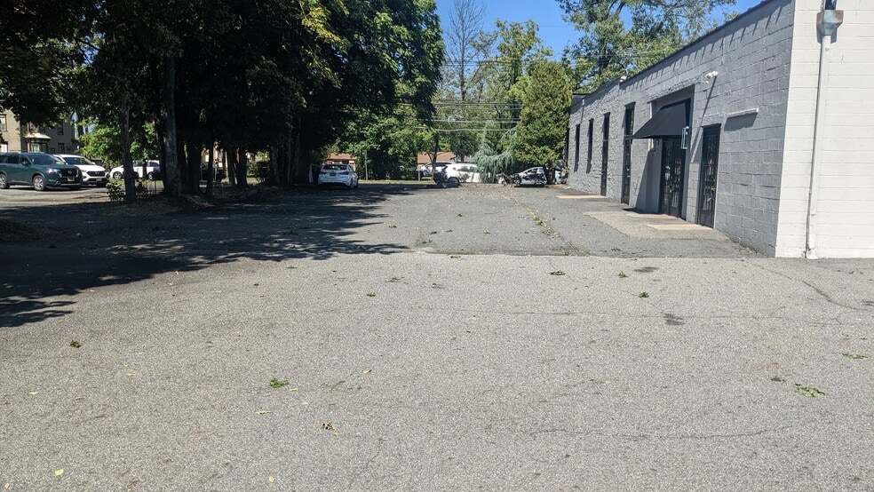 More Photos Of 287 Amboy Ave, Metuchen Freestanding For Sale