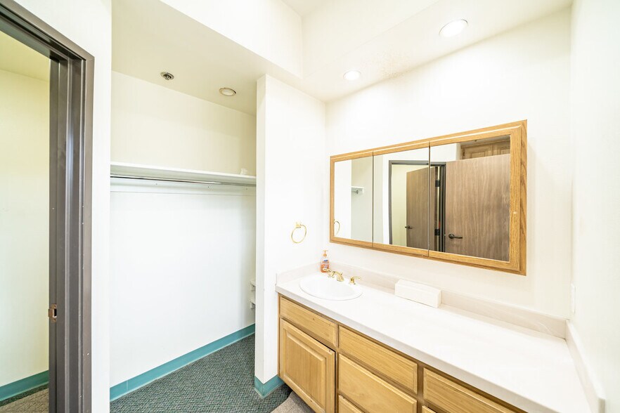 More Photos Of 231 W Blueridge Ave, Orange Manufacturing For Sale