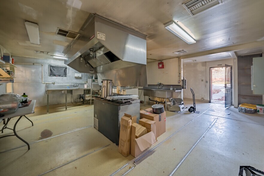 More Photos Of 19215 CA-46 East, Shandon General Retail For Sale