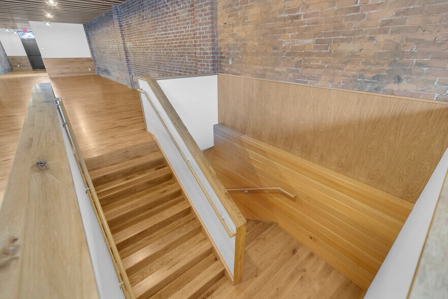 More Photos Of 35 Center St, Southington Storefront Retail Office For Lease