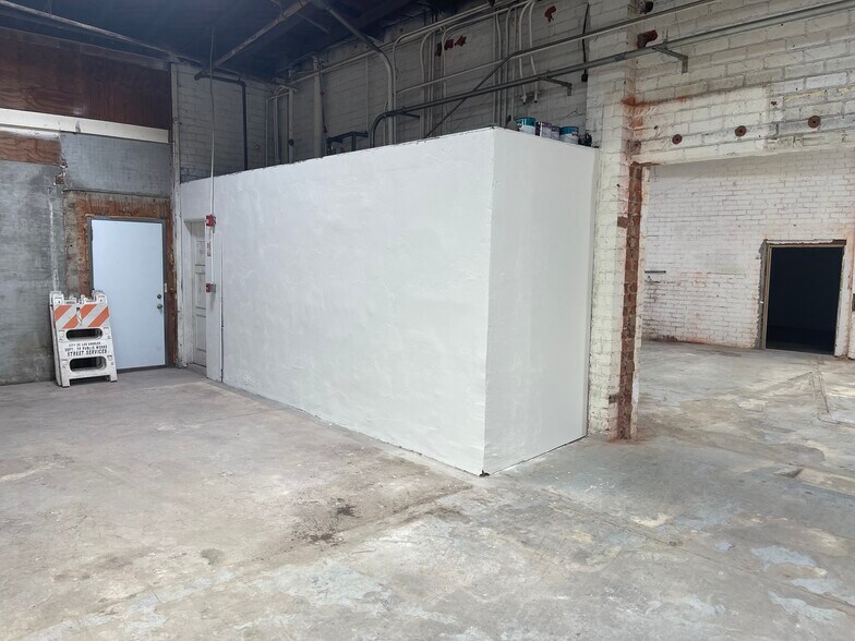 More Photos Of 3431 E 15th St, Los Angeles Manufacturing For Sale