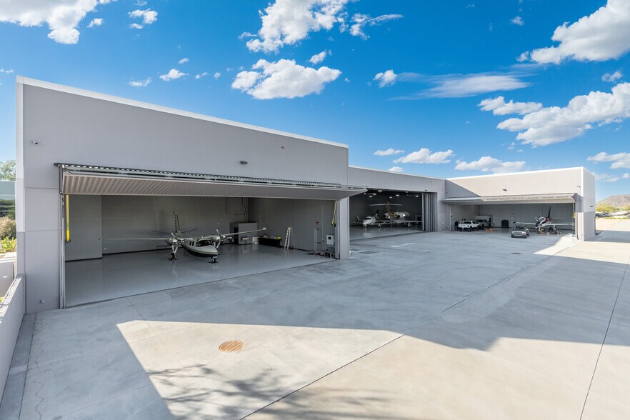 More Photos Of 22644 N 17th Ave, Phoenix Airplane Hangar For Sale
