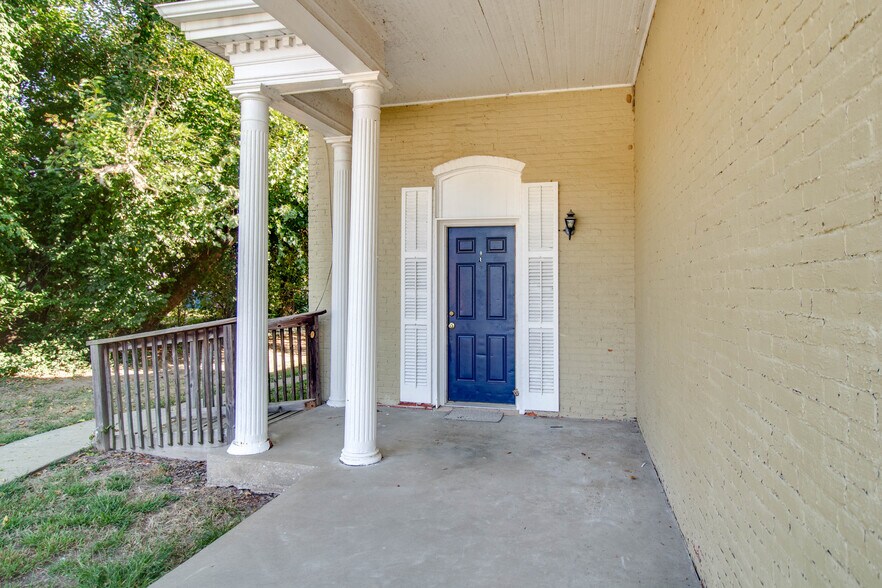 More Photos Of 1011 State St, Alton Apartments For Sale