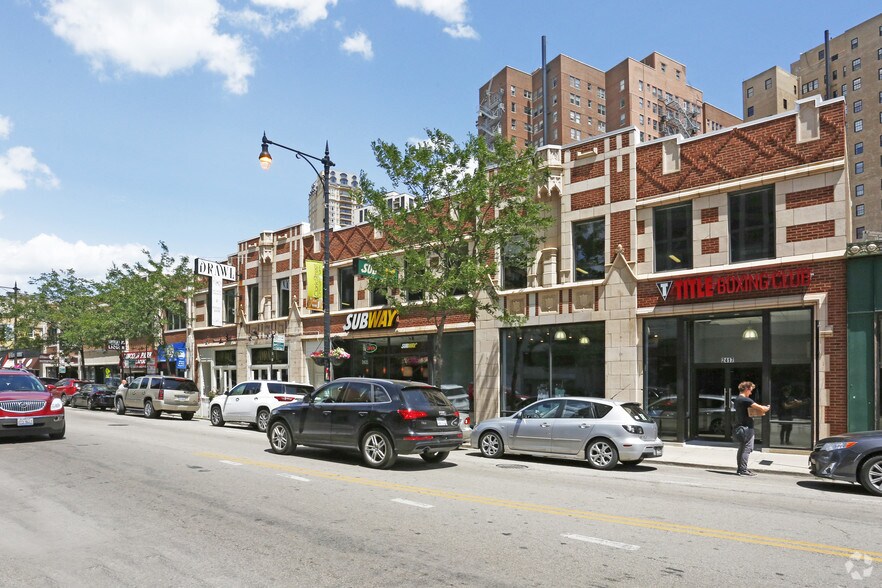 More Photos Of 2417-2433 N Clark St, Chicago General Retail For Lease