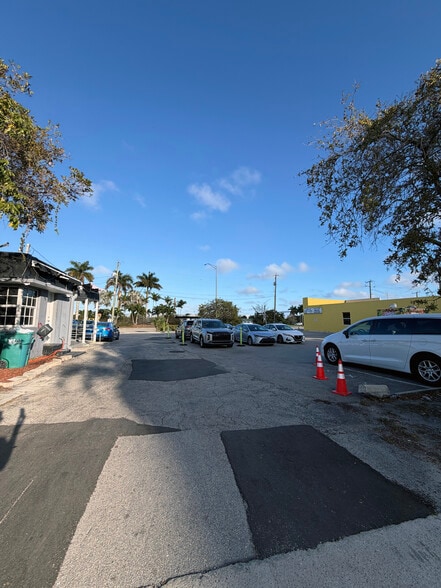 More Photos Of , Fort Lauderdale General Retail For Sale