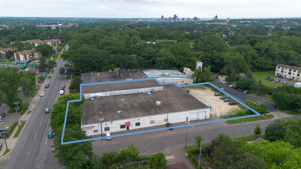 More Photos Of 976 W Minnehaha Ave, Saint Paul Warehouse For Sale