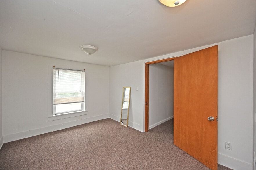 More Photos Of 9101 N Dixie Dr, Dayton Storefront Retail Office For Sale