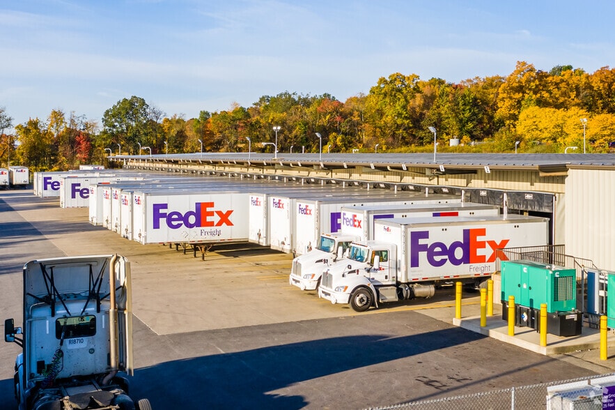 More Photos Of 217 E View Dr, Mount Pleasant Distribution For Sale