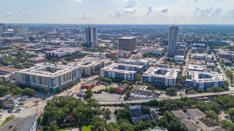 More Photos Of 515 Elgin St, Houston Apartments For Lease