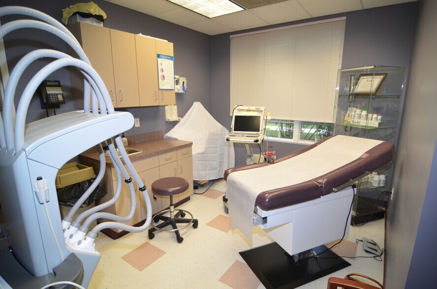 More Photos Of 611 Courtyard Dr, Hillsborough Medical For Sale