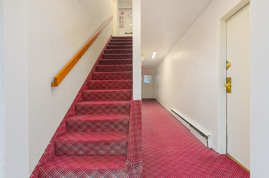 More Photos Of 9452 Fletcher St, Chilliwack Apartments For Sale