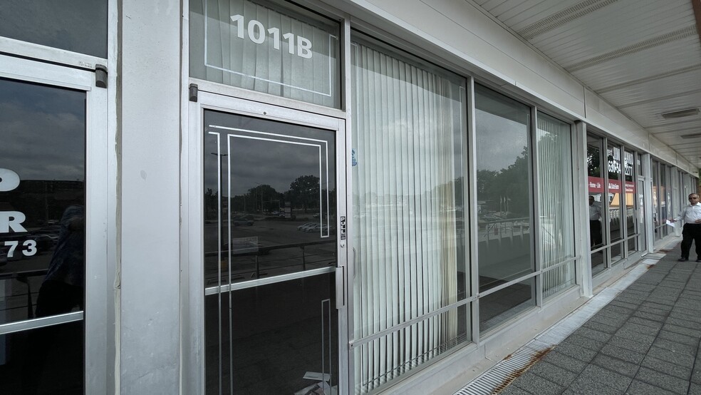 More Photos Of 1001-1037 W Ogden Ave, Naperville Unknown For Lease