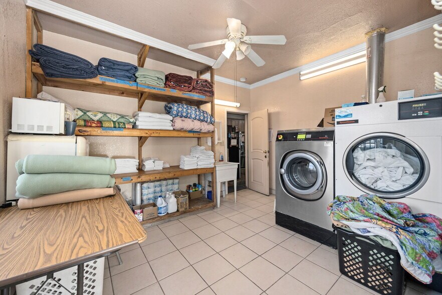 More Photos Of 451 E Vernon Ave, Los Angeles Hotel For Sale