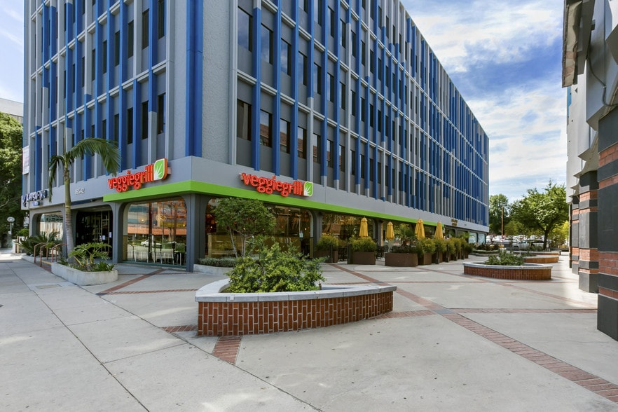 More Photos Of 16542 Ventura Blvd, Encino Medical For Lease