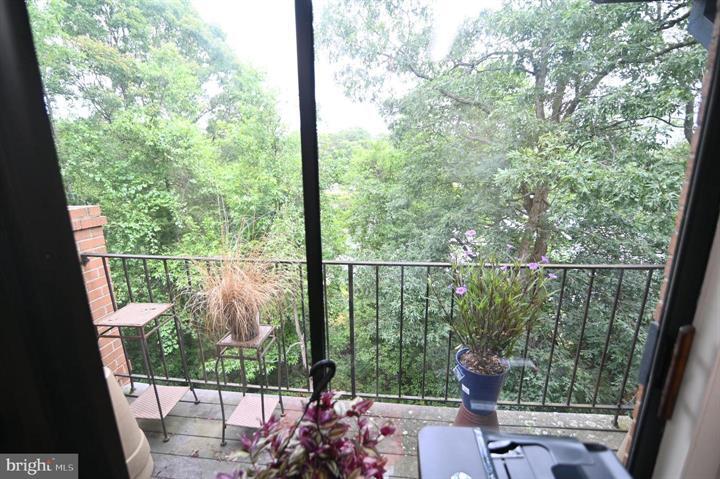 More Photos Of 605 Post Office Rd, Waldorf Medical For Sale