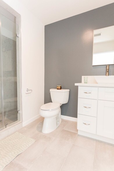 More Photos Of 978 S Mariposa Ave, Los Angeles Apartments For Sale