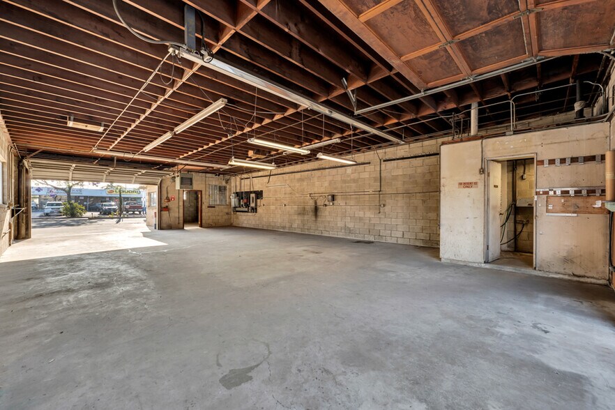 More Photos Of 11606 Inglewood Ave, Hawthorne Auto Repair For Sale