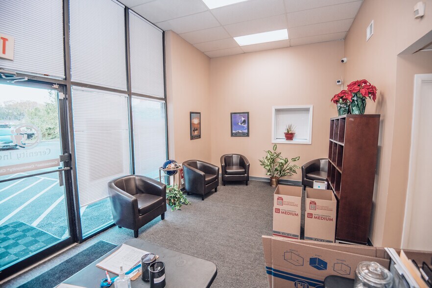 More Photos Of 1 Post Office Rd, Waldorf Medical For Lease